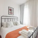 Comfy And Elegant Apartment